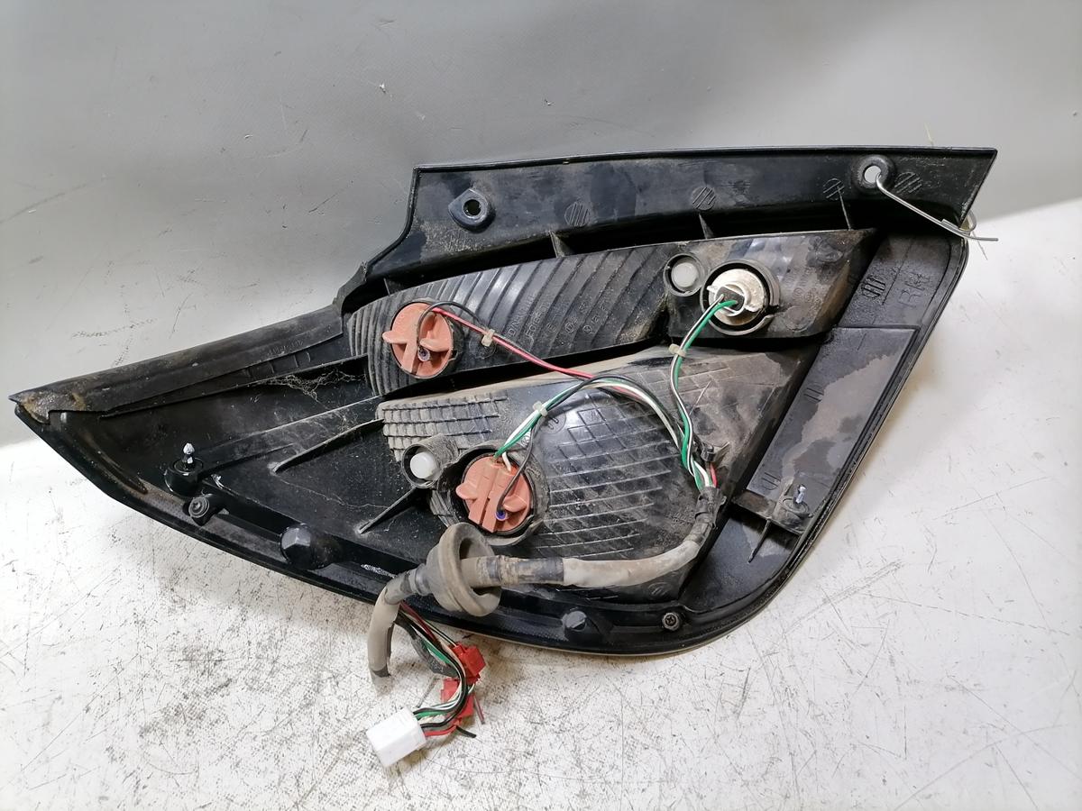 Kia Rio 2 JB original R&uuml;cklicht R&uuml;ckleuchte Schlussleuchte rechts Flie&szlig;heck Bj.2005